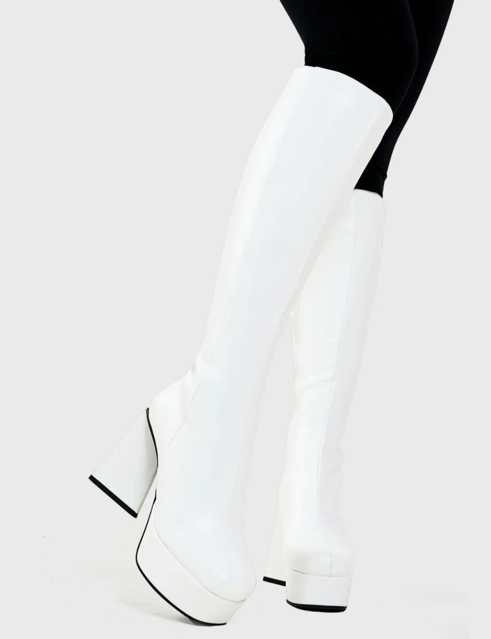 LAMODA Keepin' It Classy Platform Knee High Boots< Kniehoch