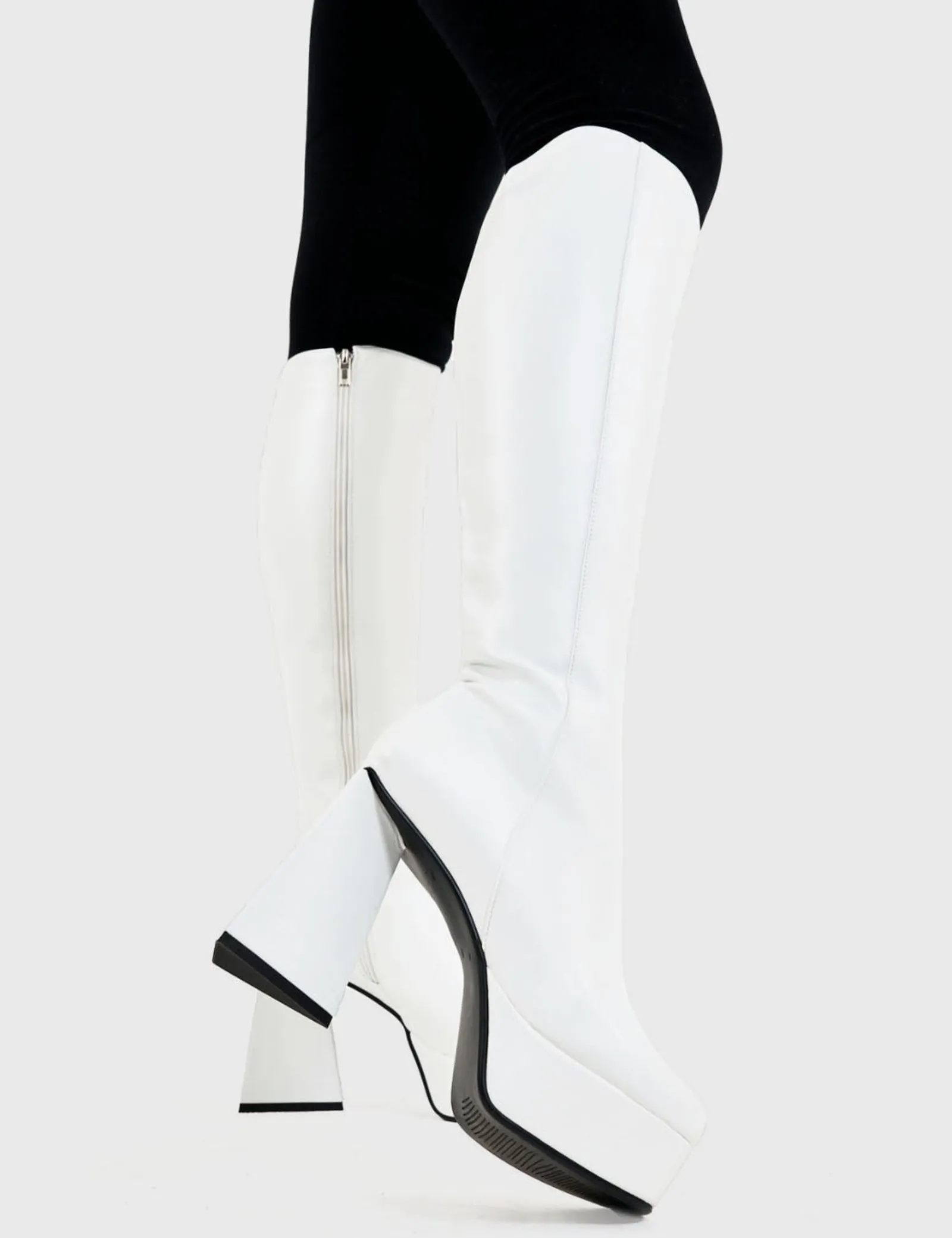 LAMODA Keepin' It Classy Platform Knee High Boots< Kniehoch